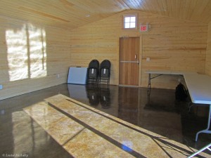 22. barn interior